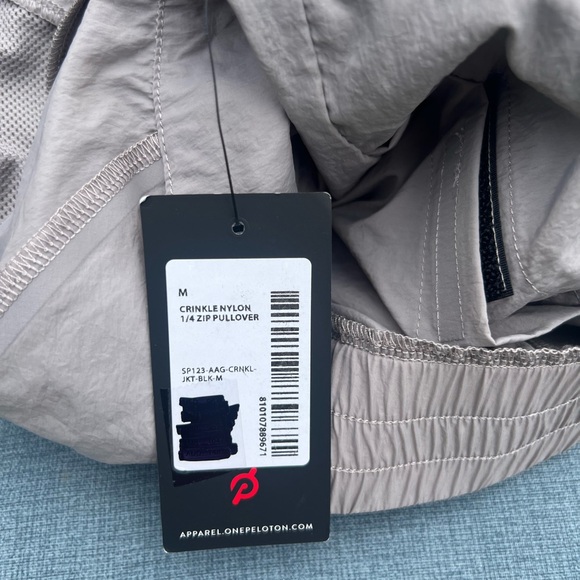 Peloton Crinkle Nylon 1/4 zip pullover beige tan size medium womens - Picture 7 of 8